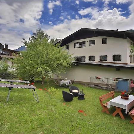 Three-bedroom In I Apartman